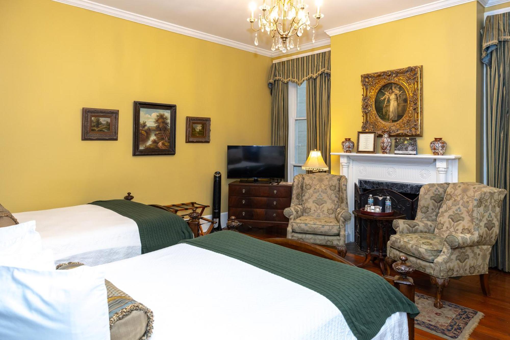 เอลิซา ทอมป์สัน เฮาส์ Bed & Breakfast ซาวานนาห์ ภายนอก รูปภาพ