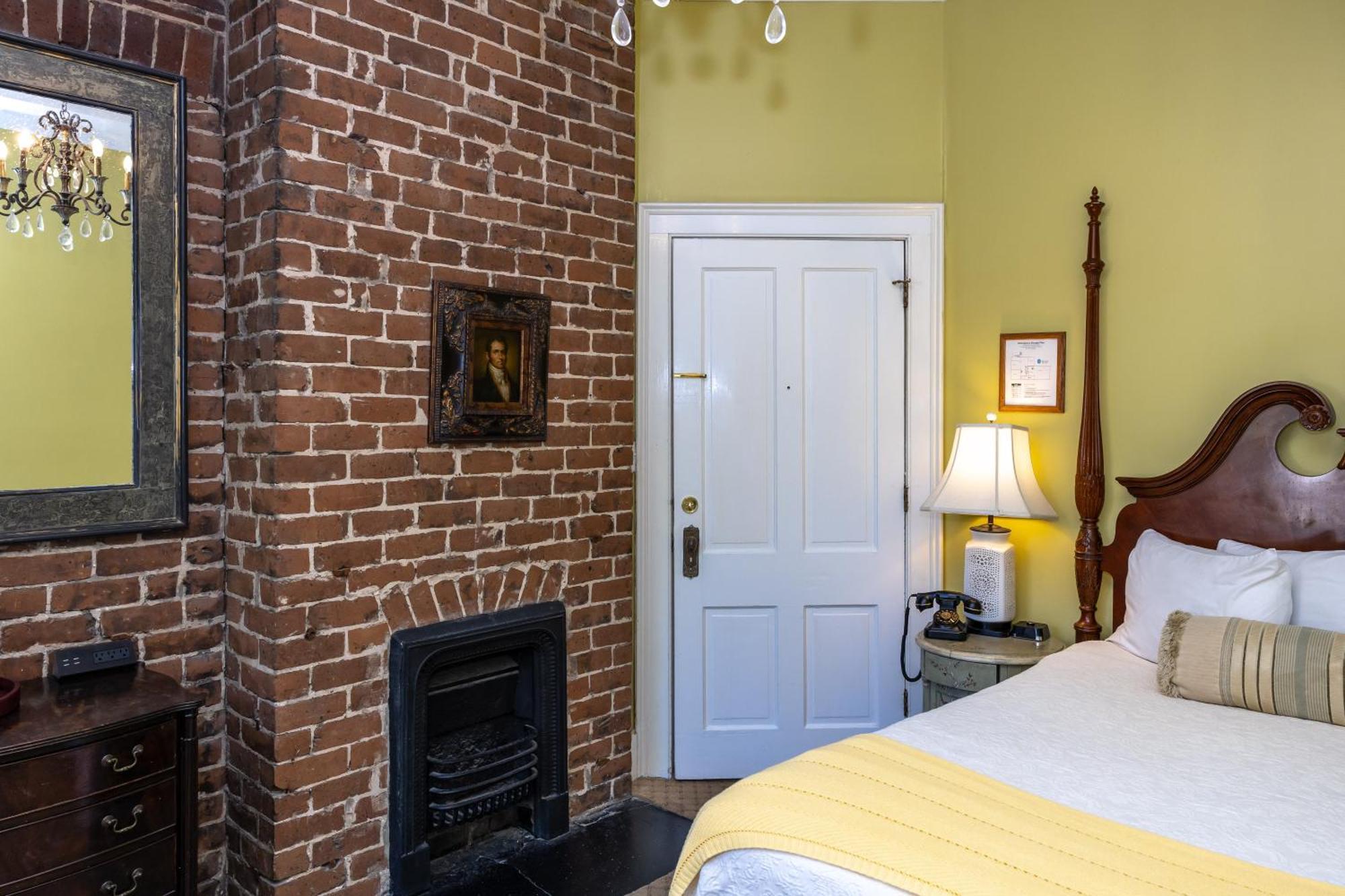 เอลิซา ทอมป์สัน เฮาส์ Bed & Breakfast ซาวานนาห์ ภายนอก รูปภาพ